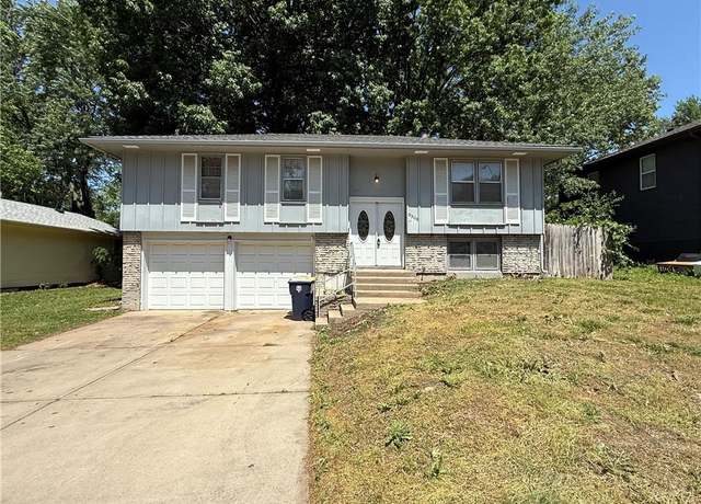 Property at 9308 Fairwood Dr, Kansas City, MO 64138, 3 beds, 1.5 baths