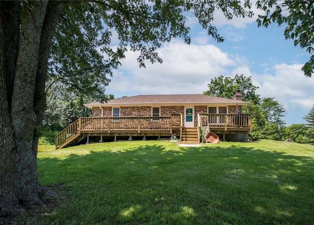 Property at 13601 E 249th St, Peculiar, MO 64078, 3 beds, 1.5 baths