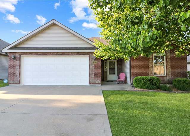 Property at 1905 Sideview Ln, Warrensburg, MO 64093, 3 beds, 2 baths