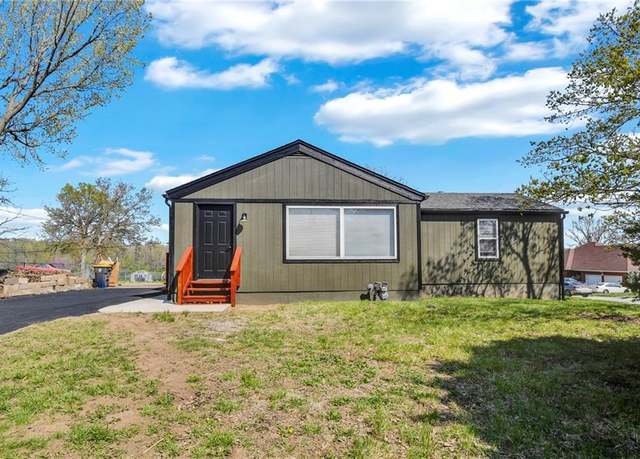Property at 6815 Bristol Ave, Raytown, MO 64133, 2 beds, 2 baths