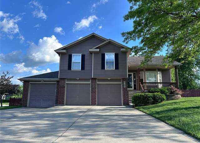 Property at 1703 Rolling Rock Rd, Raymore, MO 64083, 3 beds, 3 baths