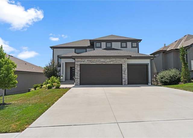 Property at 22615 W 87th Ter, Lenexa, KS 66227, 4 beds, 3.5 baths