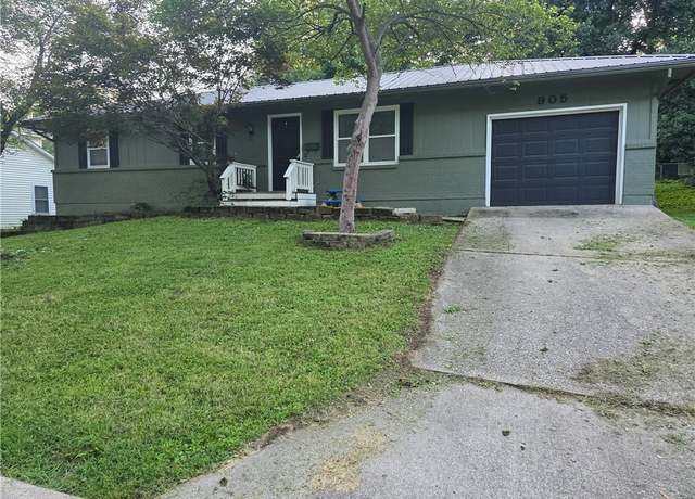 Property at 905 S 23rd Street Ter, Lexington, MO 64067, 3 beds, 2.5 baths