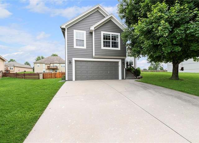 Property at 6805 NE 114th Ter, Kansas City, MO 64156, 3 beds, 2 baths