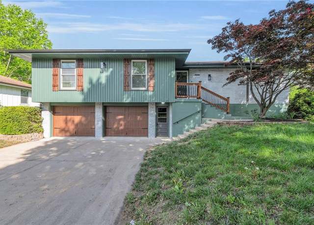 Property at 213 Lake Village Blvd, Blue Springs, MO 64014, 3 beds, 3 baths