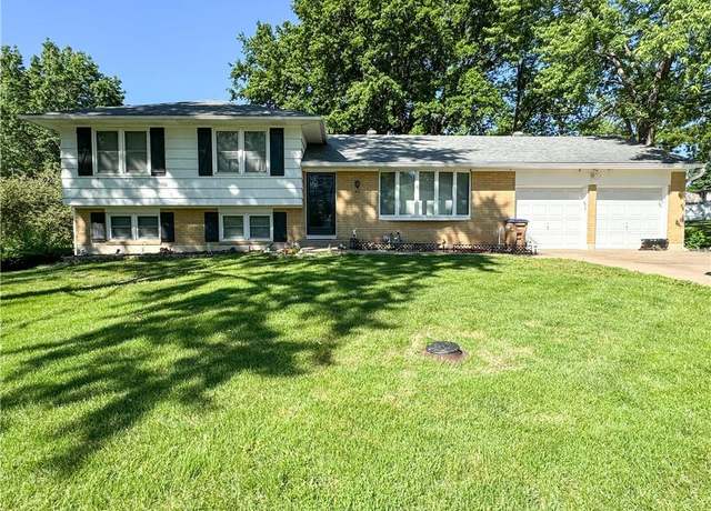 Property at 510 S Jefferson St, Raymore, MO 64083, 3 beds, 2 baths