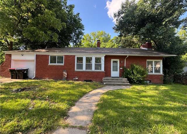 Property at 603 Broad St, Warrensburg, MO 64093, 3 beds, 2 baths