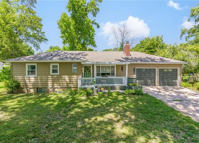 Property at 11308 E 48th Ter, Kansas City, MO 64133, 3 beds, 1.5 baths