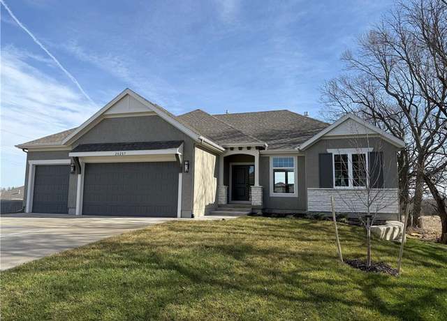Property at 20287 Barker St, Spring Hill, KS 66083, 4 beds, 3 baths