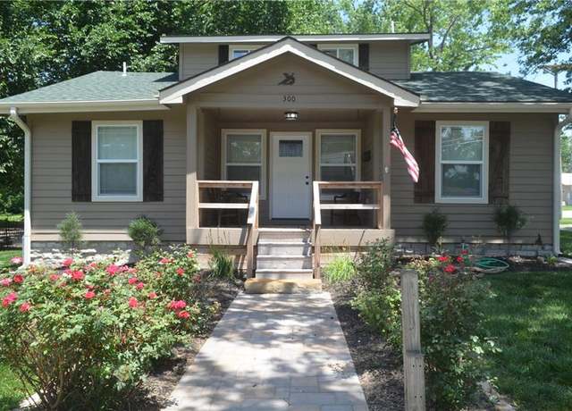 Property at 300 W Pine St, Butler, MO 64730, 3 beds, 2 baths