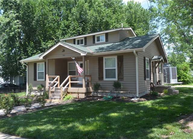Property at 300 W Pine St, Butler, MO 64730, 3 beds, 2 baths