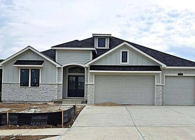 Property at 8716 N Lewis Ave, Kansas City, MO 64157, 4 beds, 3.5 baths
