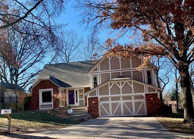 Property at 6524 N Jefferson St, Kansas City, MO 64118, 4 beds, 2.5 baths