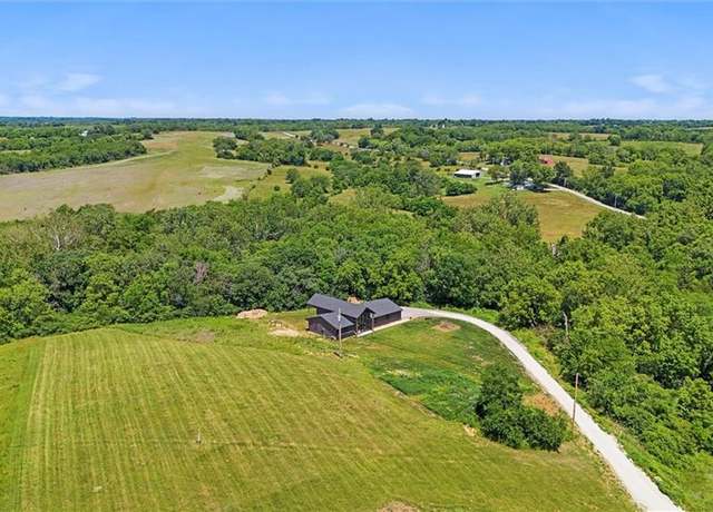 Property at 18818 Thompson Rd, Kearney, MO 64060, 3 beds, 3 baths