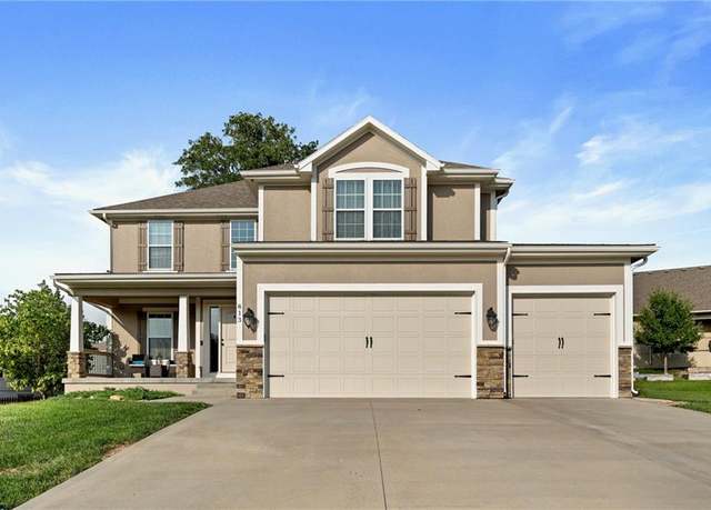 Property at 813 SE Oriole Ct, Blue Springs, MO 64014, 4 beds, 2.5 baths
