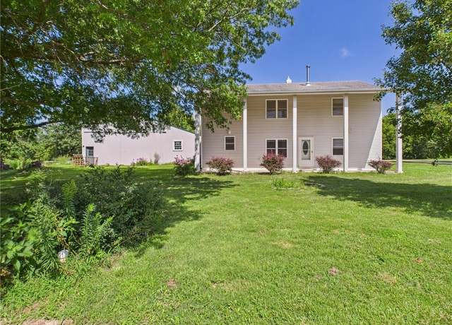 Property at 16 NW 1000th Rd, Warrensburg, MO 64093, 6 beds, 2.5 baths