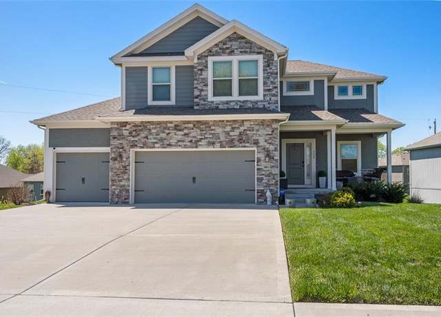 Property at 309 NE 102nd Ter, Kansas City, MO 64155, 5 beds, 3.5 baths