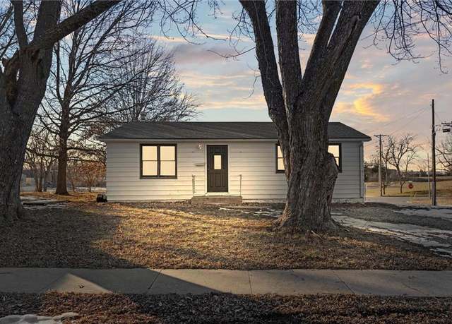Property at 13100 6th St, Grandview, MO 64030, 3 beds, 1 bath