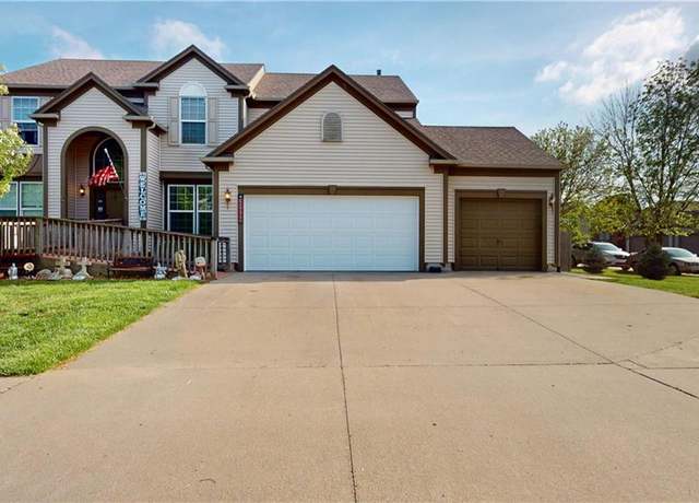 Property at 23509 W 93rd St, Lenexa, KS 66227, 5 beds, 4.5 baths