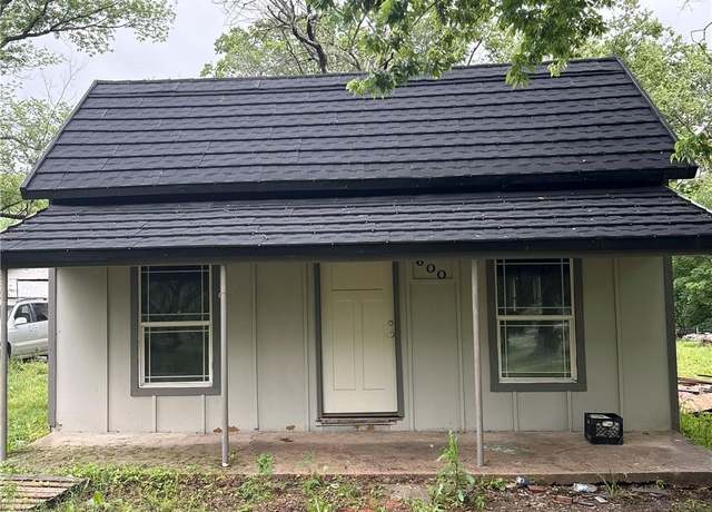 Property at 600 S 15th St, Independence, KS 67301, 2 beds, 1 bath