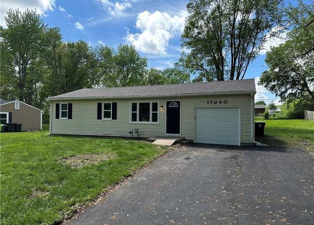 Property at 17240 S Montgall St, Belton, MO 64012, 3 beds, 1.5 baths