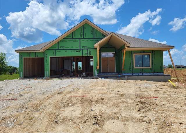 Property at 4460 145th Ter, Basehor, KS 66007, 4 beds, 3 baths