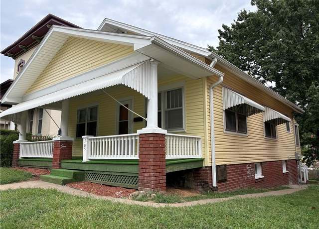 Property at 705 N 9 St, St Joseph, MO 64501, 2 beds, 1 bath