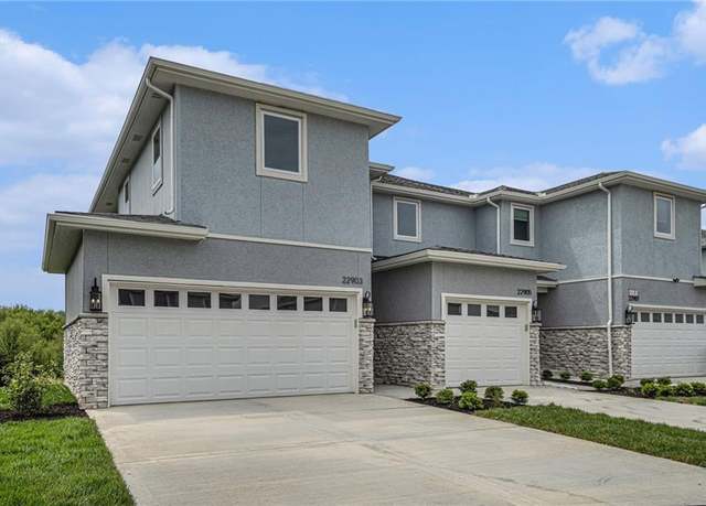 Property at 22921 W 72nd Ter, Shawnee, KS 66227, 3 beds, 3.5 baths