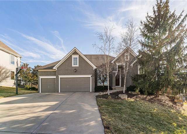 Property at 13123 W 54th Ter, Shawnee, KS 66216, 5 beds, 4 baths