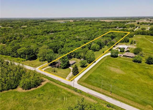 Property at 10510 E 267th St, Freeman, MO 64746, 4 beds, 2 baths