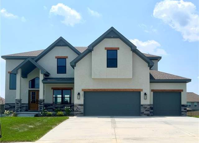 Property at 1101 NW 94th Ter, Kansas City, MO 64155, 4 beds, 3.5 baths