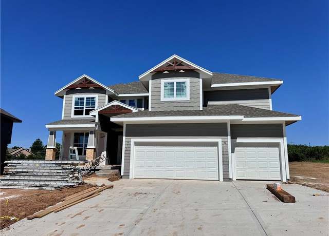 Property at 11385 S Emerald St, Olathe, KS 66061, 5 beds, 4 baths