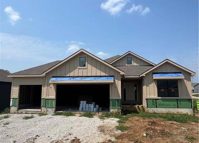 Property at 22902 S Ridgeview Dr, Peculiar, MO 64078, 4 beds, 3 baths