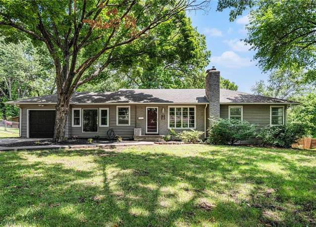 Property at 708 E 97th St, Kansas City, MO 64131, 3 beds, 1.5 baths