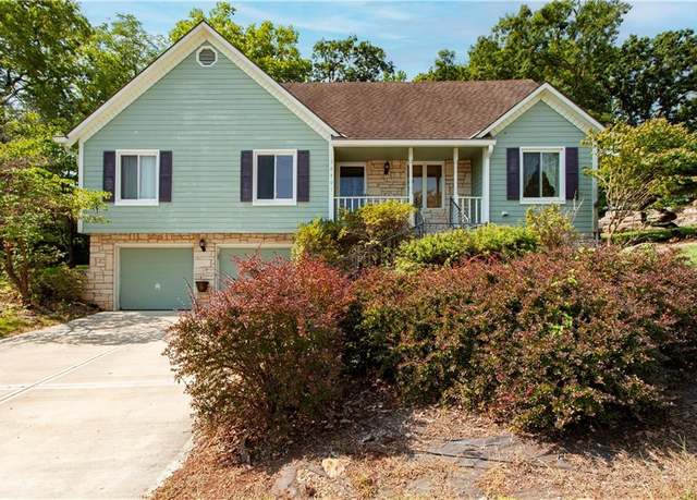 Property at 18401 E 26th Terrace Ct, Independence, MO 64057, 3 beds, 3 baths
