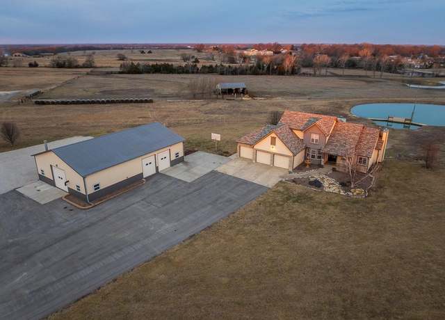 Property at 102 Walnut St, Garden City, MO 64747, 4 beds, 3.5 baths
