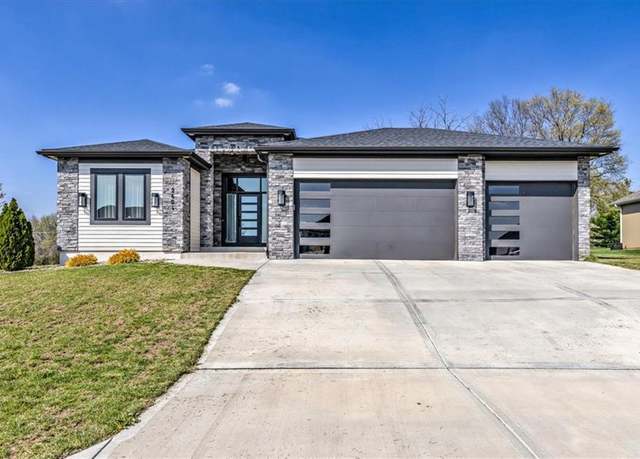 Property at 2601 NE Amanda Ln, Blue Springs, MO 64029, 4 beds, 3 baths