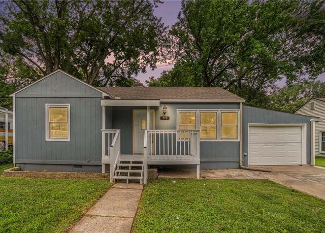 Property at 915 NE 44th St, Kansas City, MO 64116, 3 beds, 2 baths