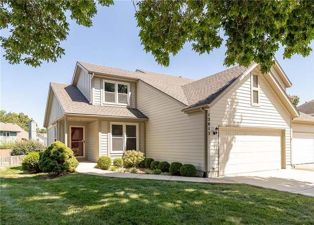 Property at 12013 Grandview St, Overland Park, KS 66213, 3 beds, 2 baths