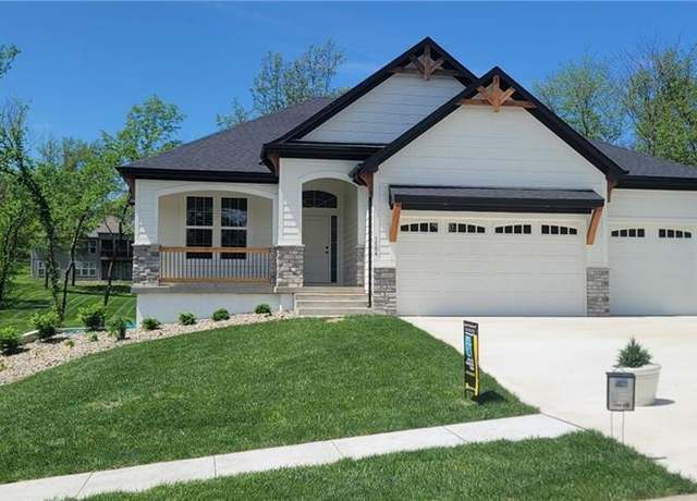 Property at 1504 SW Stonewall Dr, Oak Grove, MO 64075, 4 beds, 3 baths