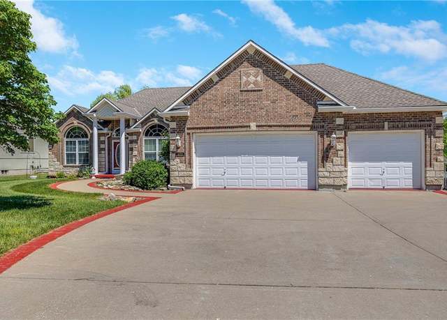 Property at 420 SW Ryan Rd, Grain Valley, MO 64029, 5 beds, 3 baths