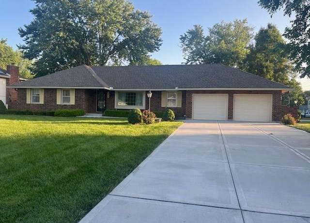 Property at 406 E 7th St, Kearney, MO 64060, 3 beds, 2.5 baths