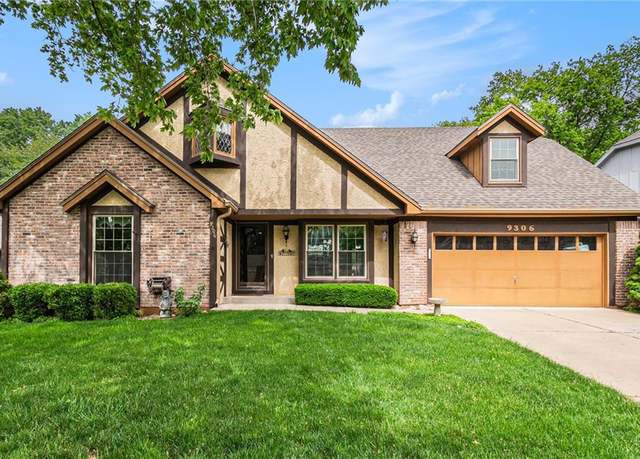 Property at 9306 W 113th St, Overland Park, KS 66210, 4 beds, 3.5 baths