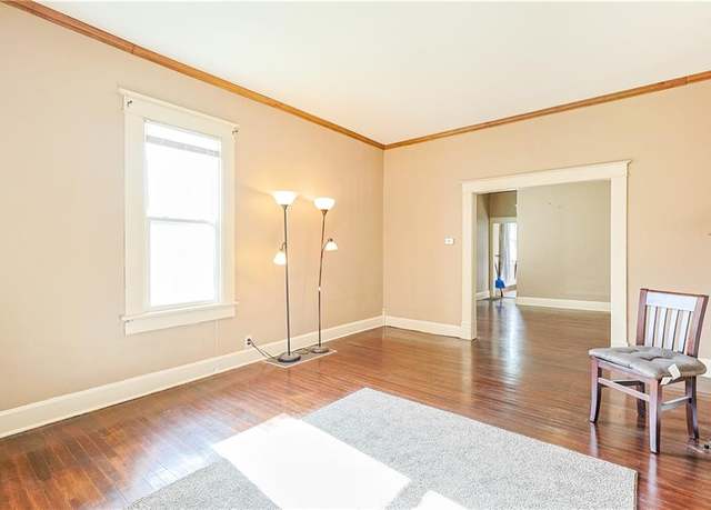 Property at 2627 Renick St, St Joseph, MO 64507, 3 beds, 1 bath