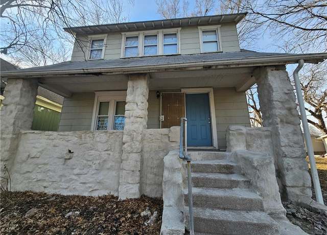 Property at 318 Belmont Blvd, Kansas City, MO 64123, 3 beds, 1.5 baths