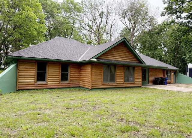 Property at 18019 S Wilmoth Rd, Pleasant Hill, MO 64080, 5 beds, 2 baths