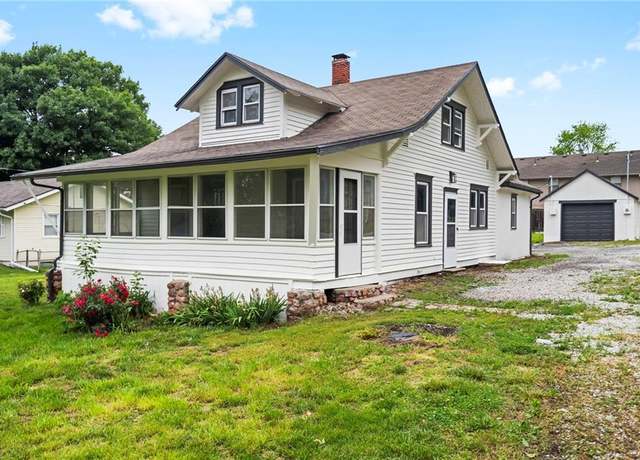 Property at 312 2nd St, Ferrelview, MO 64163, 3 beds, 1 bath