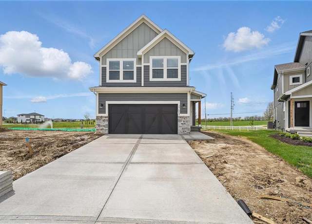 Property at 8708 SW Brickell Dr, Blue Springs, MO 64064, 4 beds, 2.5 baths