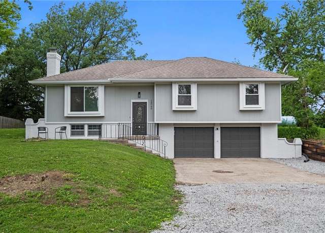 Property at 14740 Red Rock Dr, Platte City, MO 64079, 3 beds, 2.5 baths