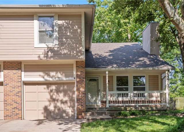 Property at 11820 Oakmont St, Overland Park, KS 66210, 3 beds, 2.5 baths